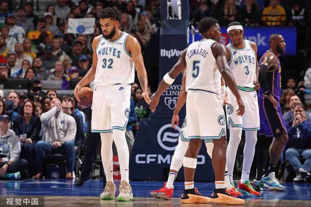 成都蓉城发布中超百场纪念海报：百场淬火，蓉耀中超.