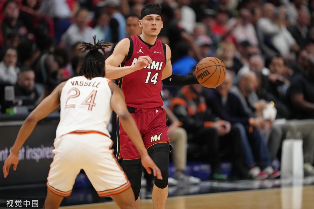 显示了她在 显示了她在